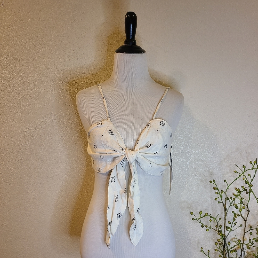 Yteicosamuse White Crop Top Front Tie Closure Size Large